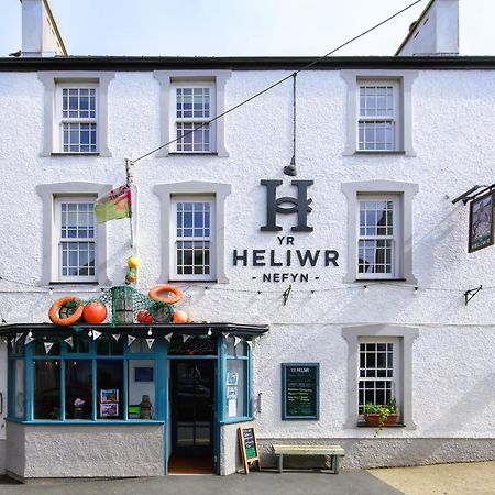 Tafarn Yr Heliwr Hostel Nefyn Exterior photo